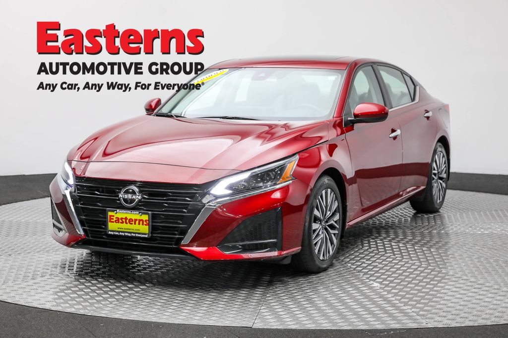 Used 2023 Nissan Altima 2.5 SV w/ SV Premium Package FWD image 1