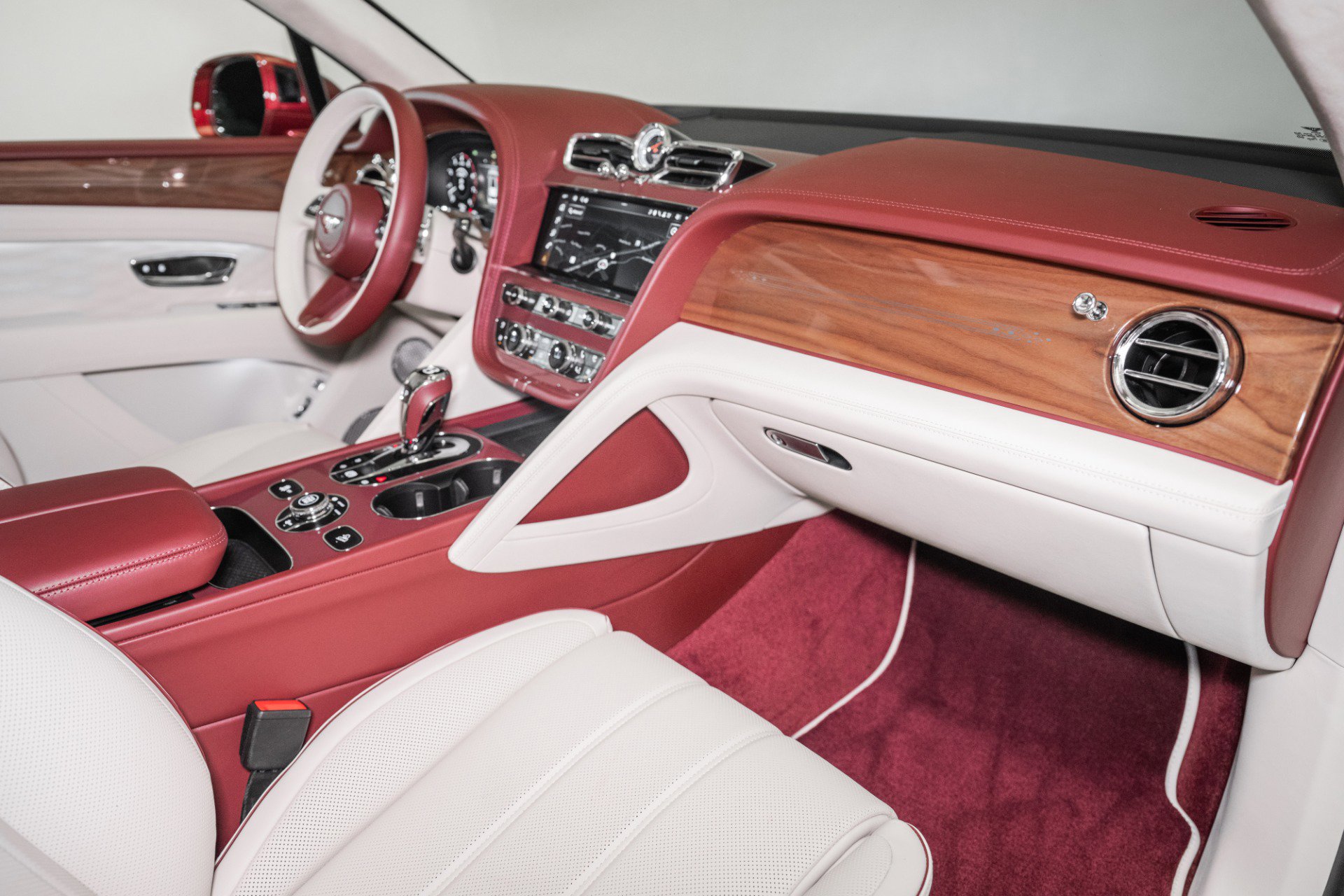 New 2025 Bentley Bentayga image 4