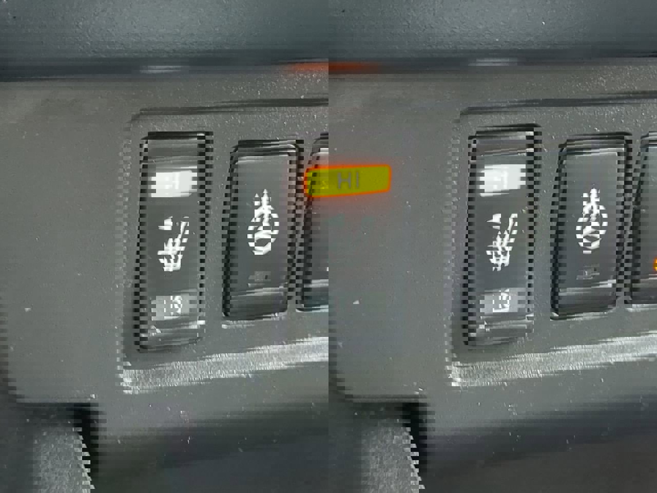 Used 2022 Nissan Frontier SV image 22