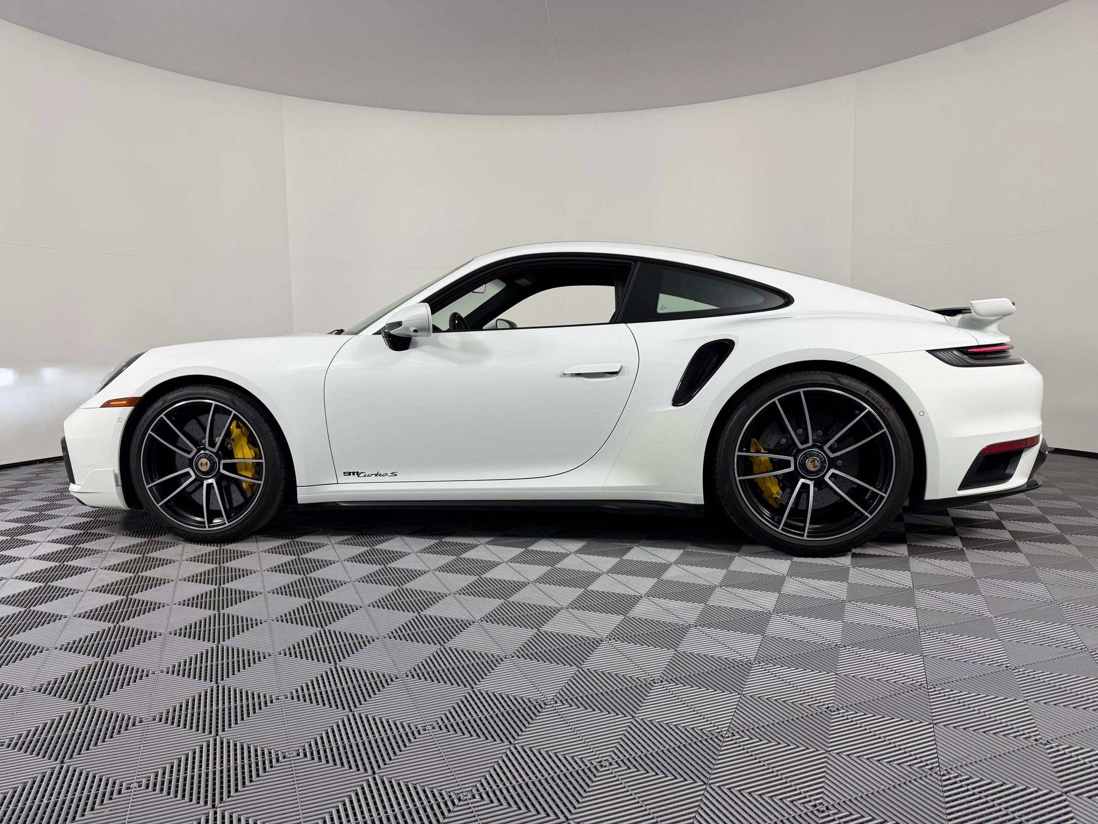 Certified 2022 Porsche 911 Turbo S image 2