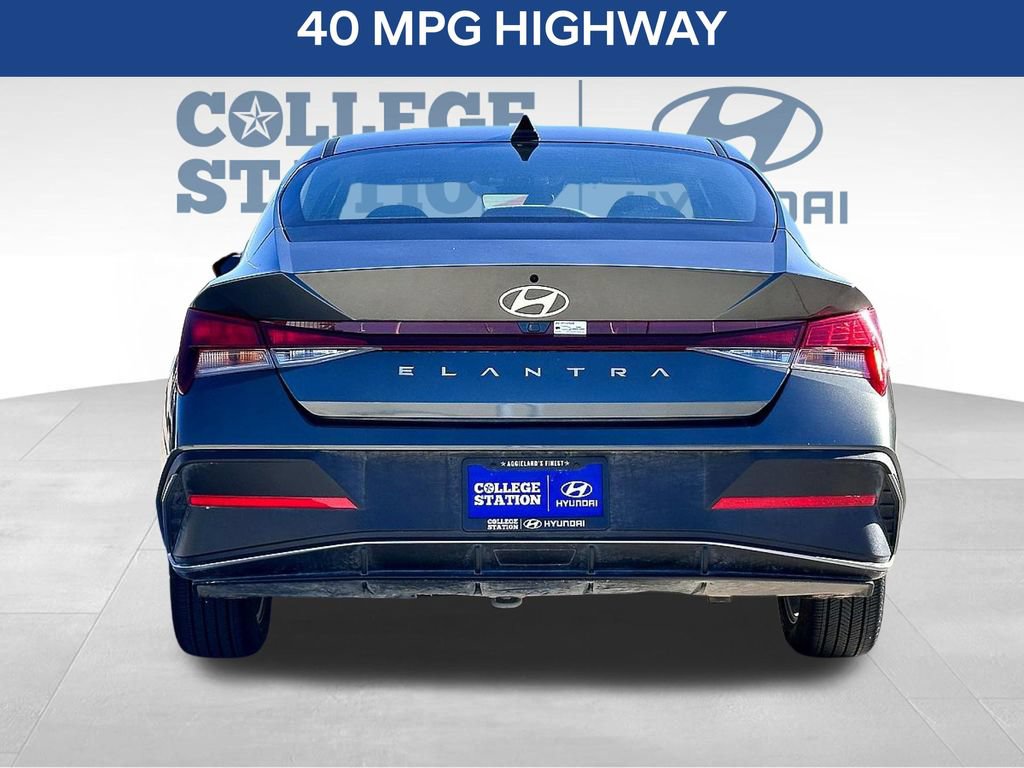 Used 2024 Hyundai Elantra SEL FWD image 6