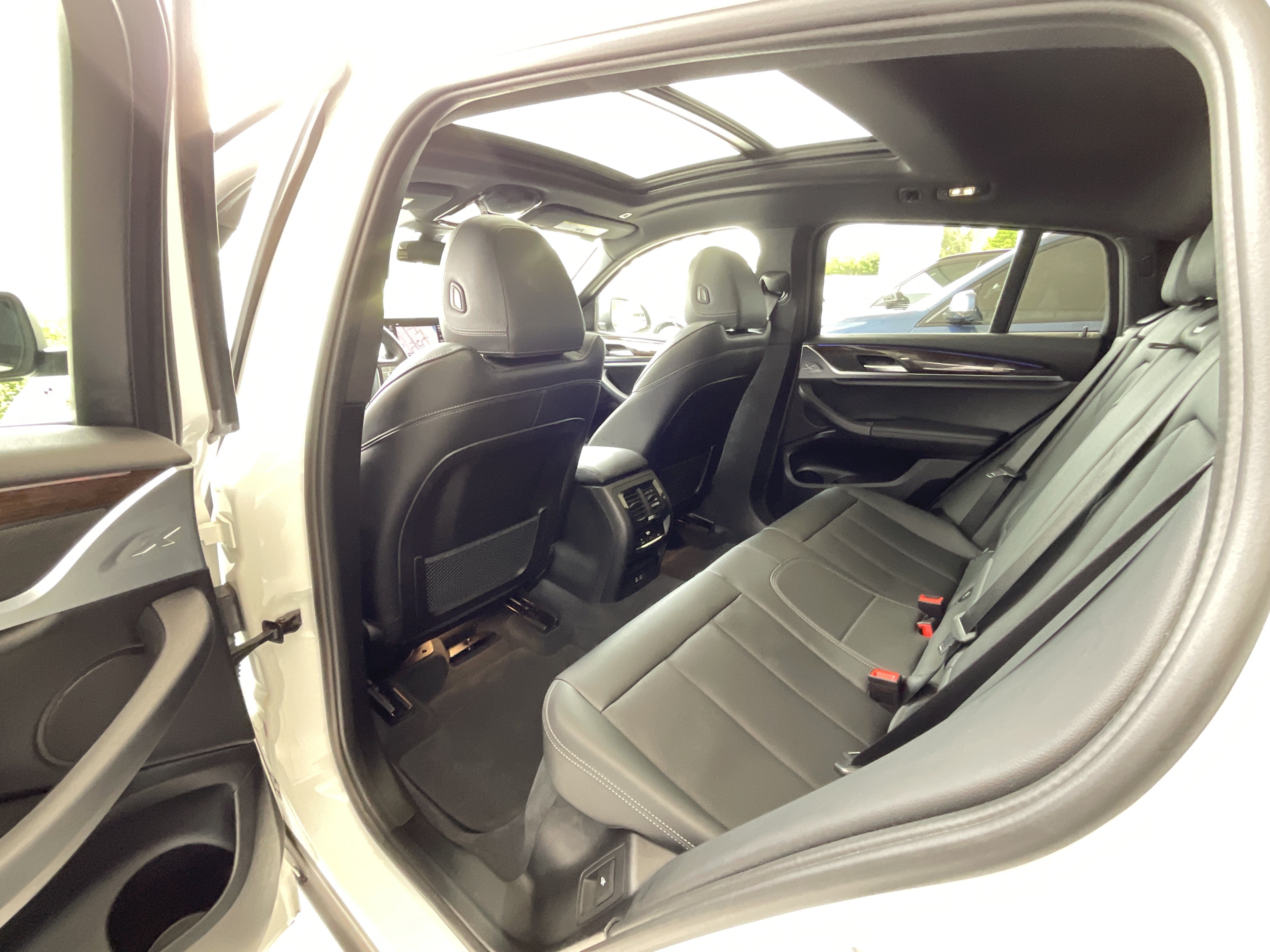Used 2022 BMW X4 xDrive30i AWD/4WD image 23