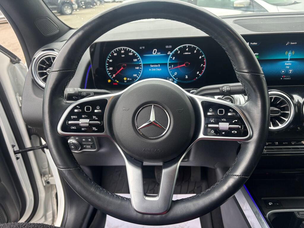 Certified 2023 Mercedes-Benz GLB 250 4MATIC image 18