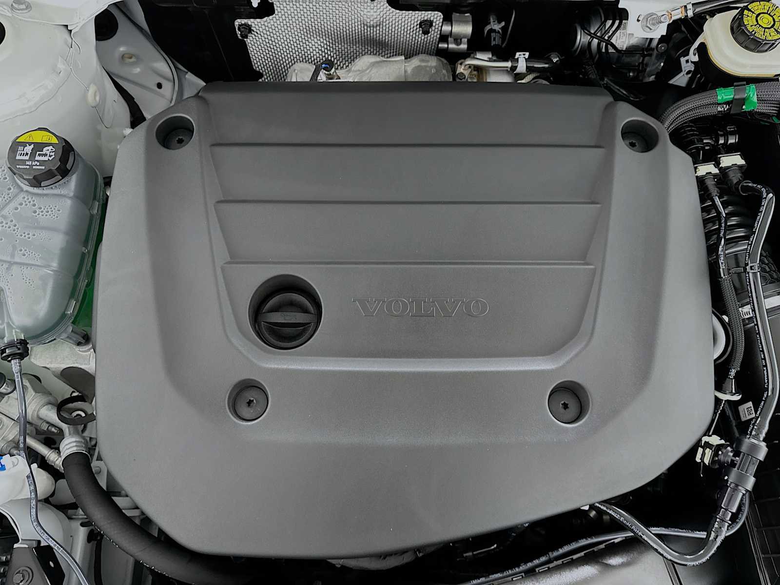 Used 2025 Volvo XC40 B5 Plus w/ Protection Package Premier image 29