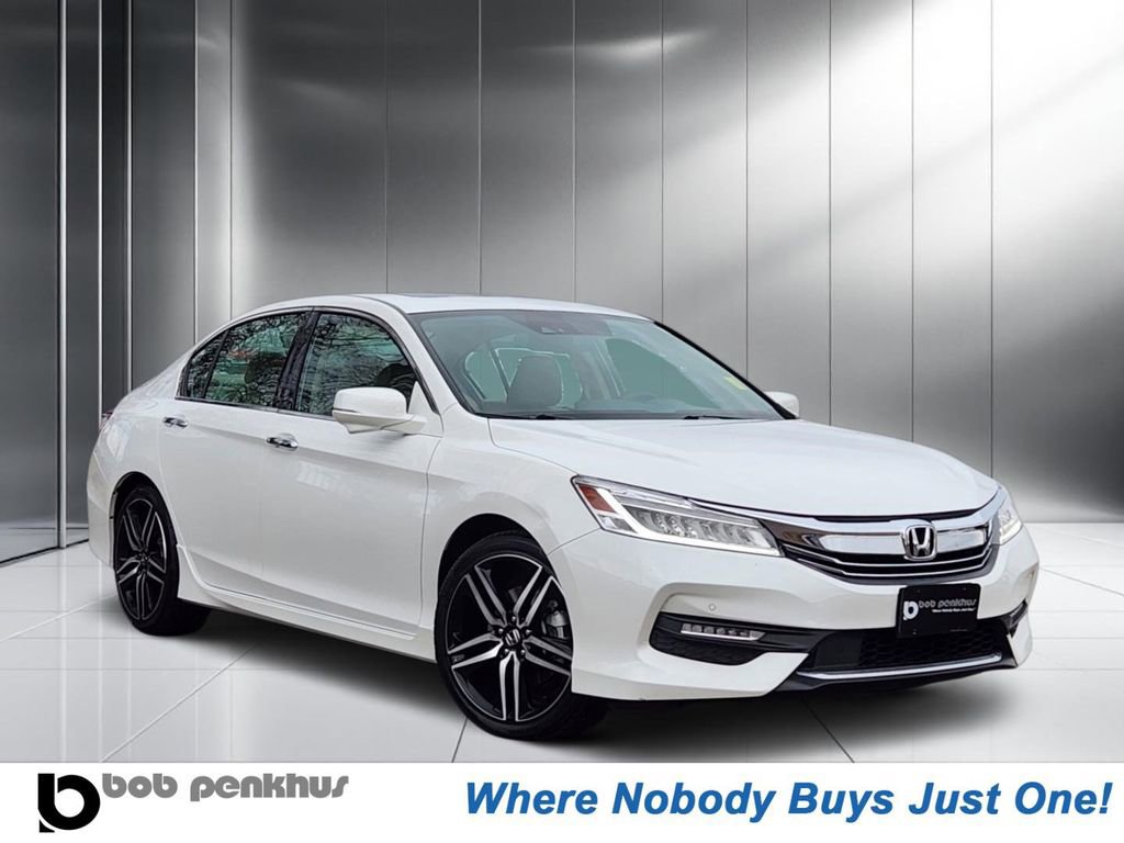 Used 2016 Honda Accord Touring image 1
