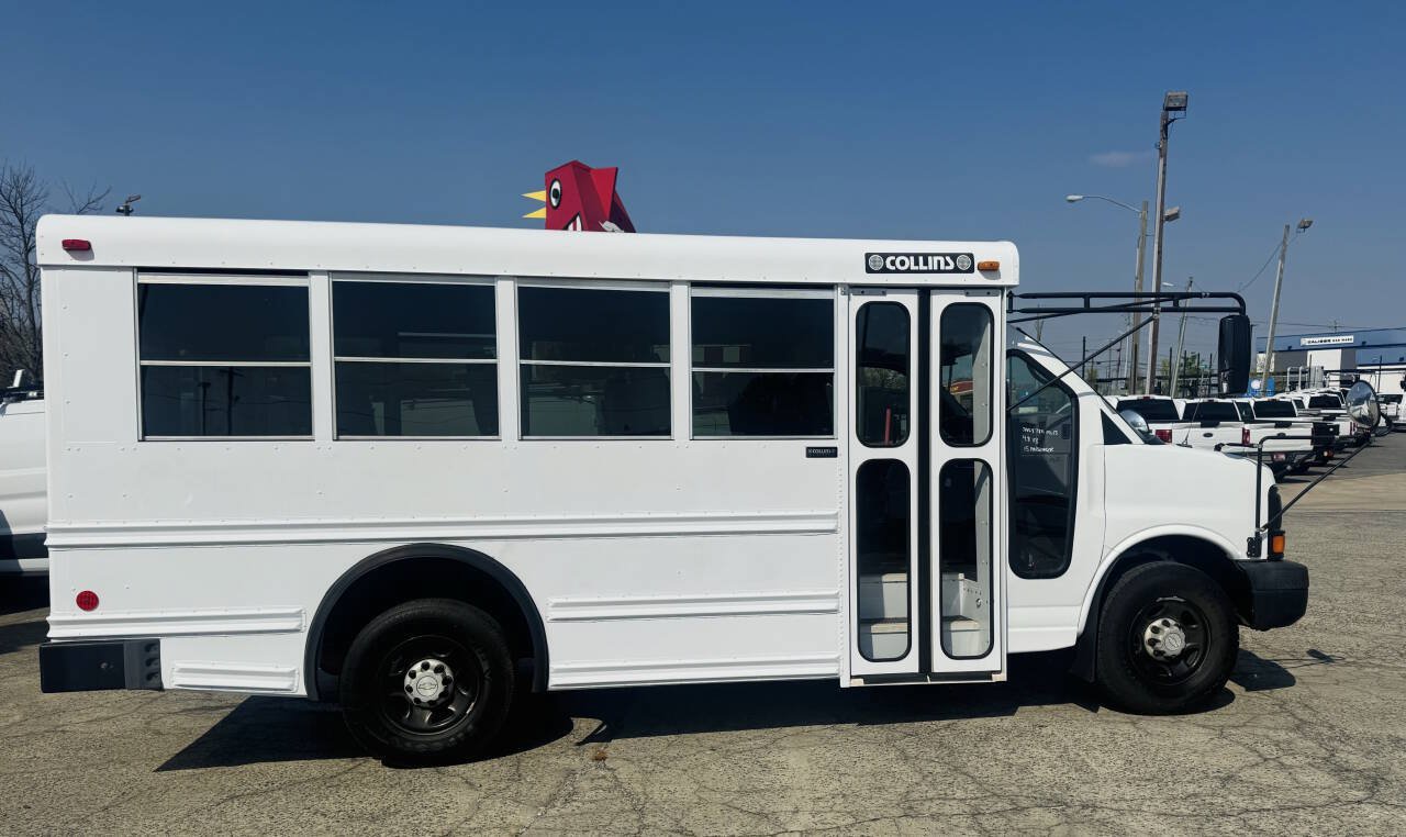 Used 2007 Chevrolet Express 3500 w/ School Bus Package RWD image 2