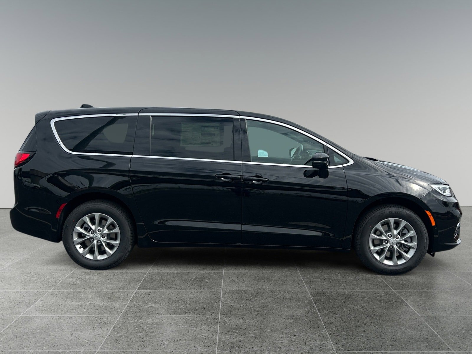 New 2026 Chrysler Pacifica Select AWD/4WD image 6