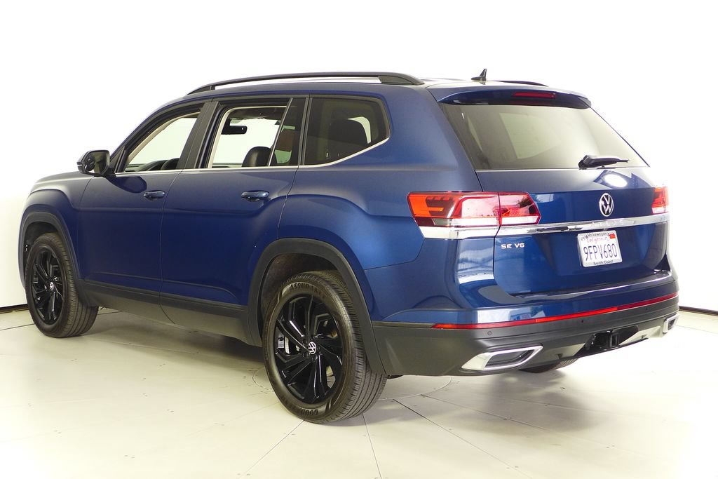 Certified 2023 Volkswagen Atlas SE w/ Black Wheel Package FWD image 9