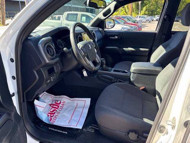 Used 2019 Toyota Tacoma TRD Sport AWD/4WD image 4