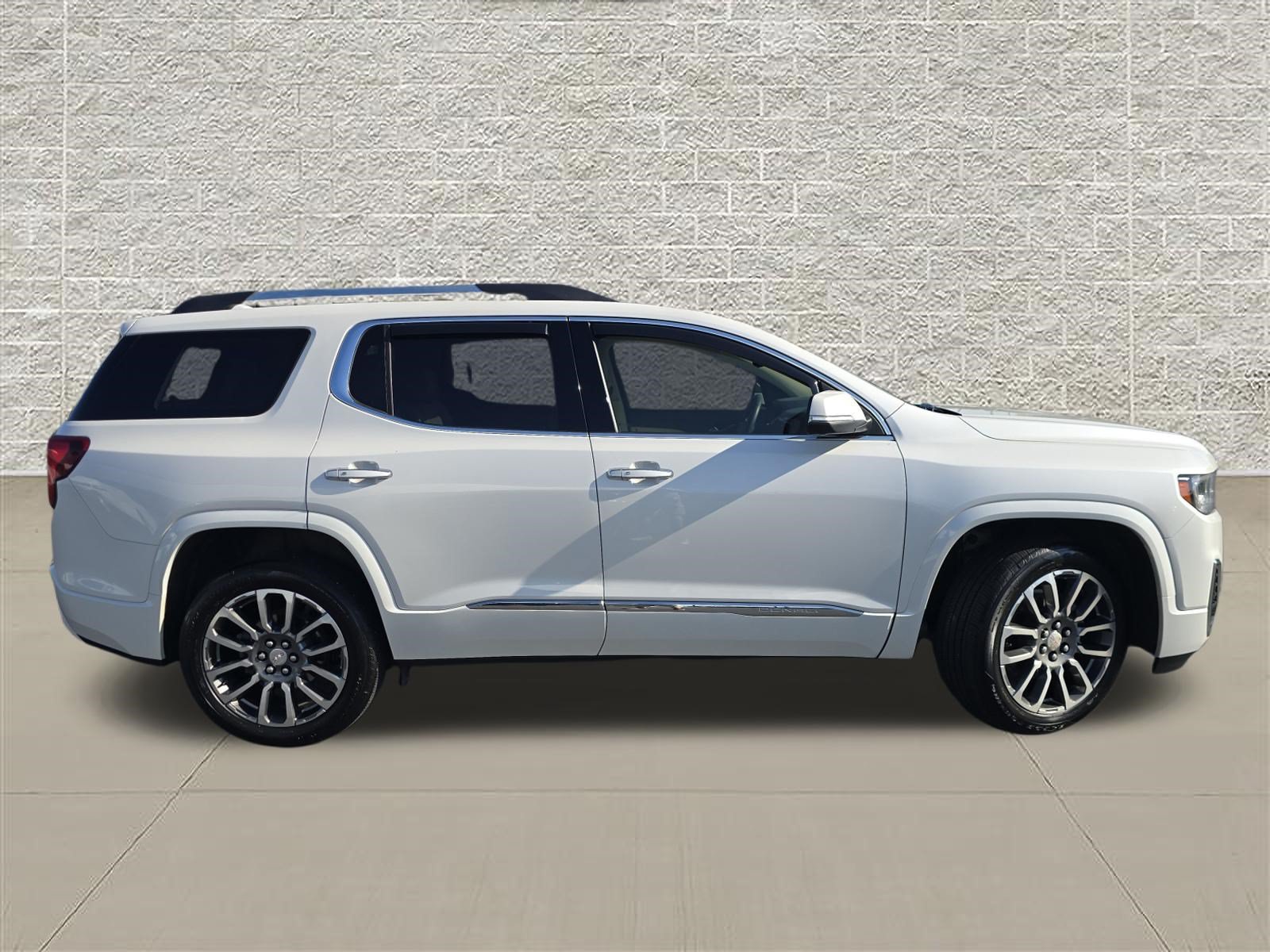 Used 2021 GMC Acadia Denali w/ Denali Technology Package AWD/4WD image 8
