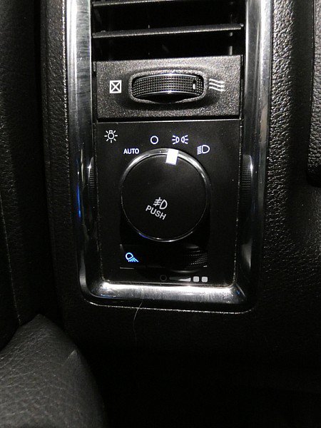 Used 2019 RAM 1500 Laramie AWD/4WD image 19