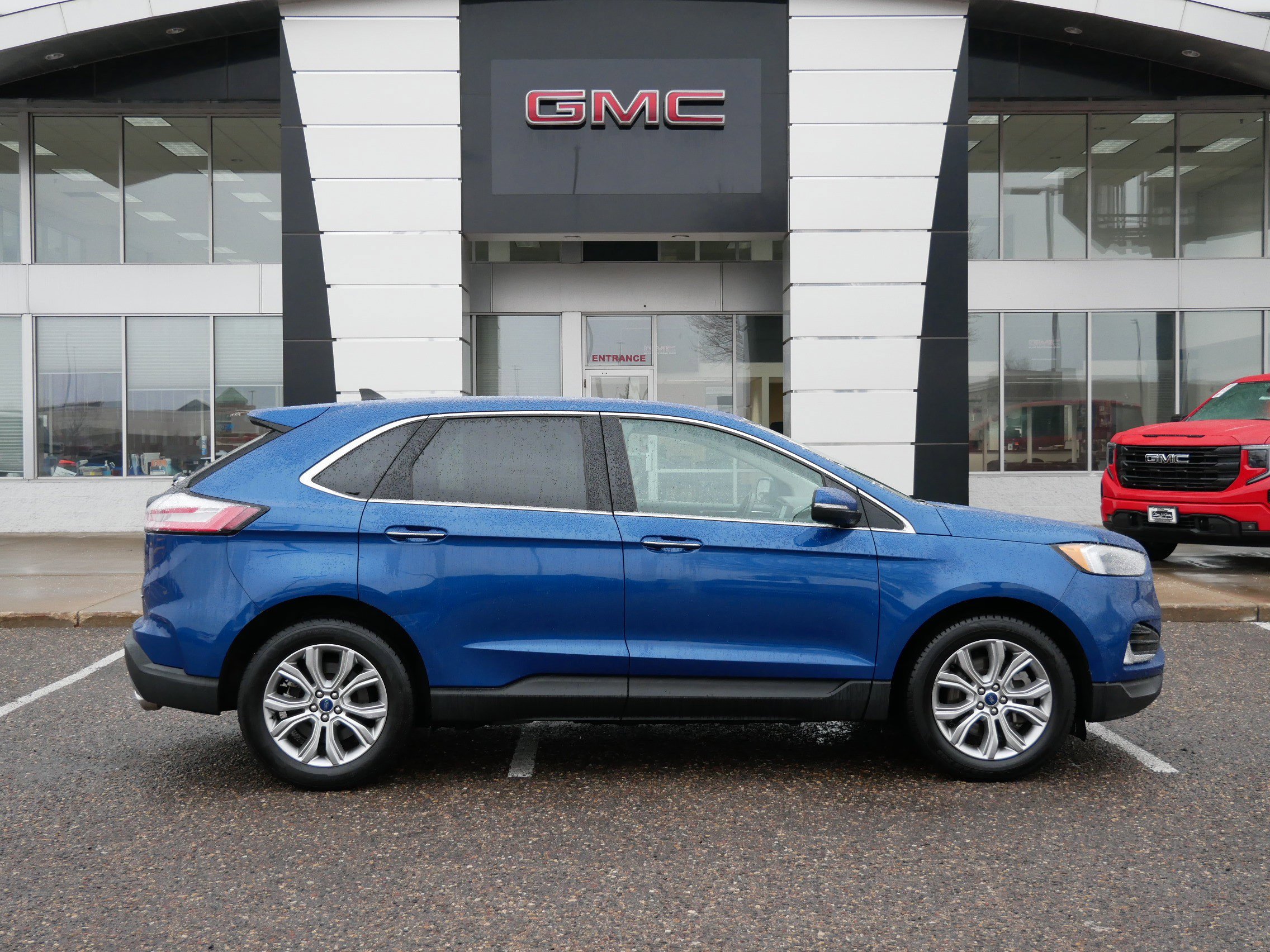 Used 2022 Ford Edge Titanium w/ Equipment Group 301A AWD/4WD image 2