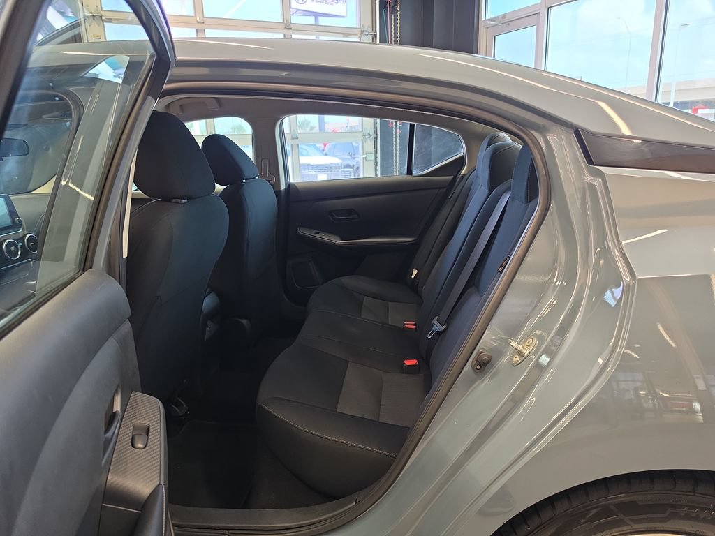 Used 2024 Nissan Sentra SV FWD image 30
