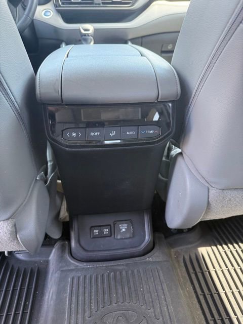 Used 2021 Toyota Highlander Limited AWD/4WD image 26