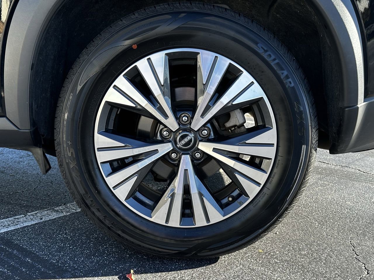 Used 2023 Nissan Rogue SV image 33