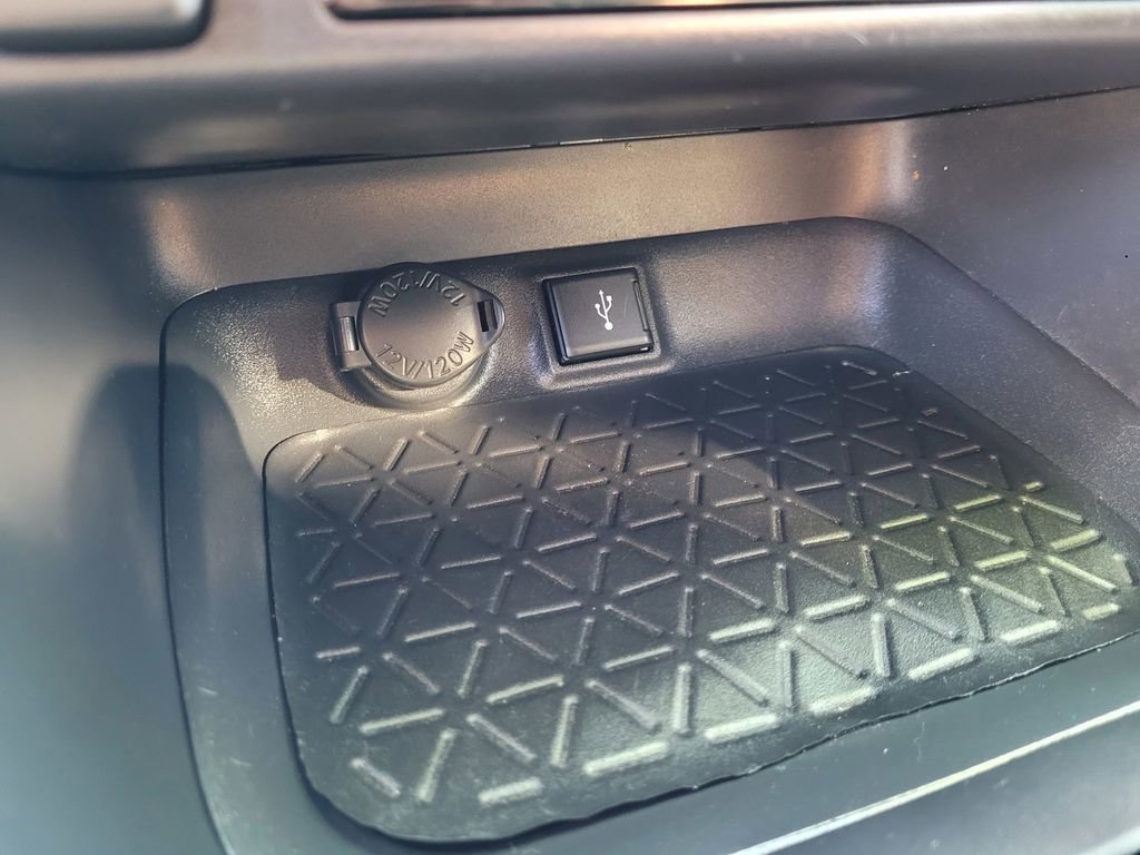 Used 2020 Toyota RAV4 XLE Premium image 17