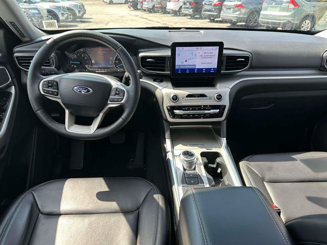 Used 2023 Ford Explorer XLT w/ Equipment Group 202A AWD/4WD image 12