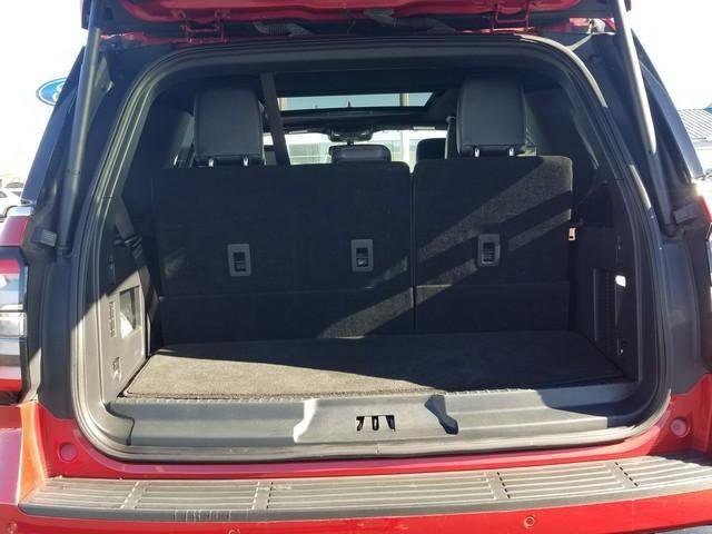 Used 2022 Ford Expedition Limited image 9