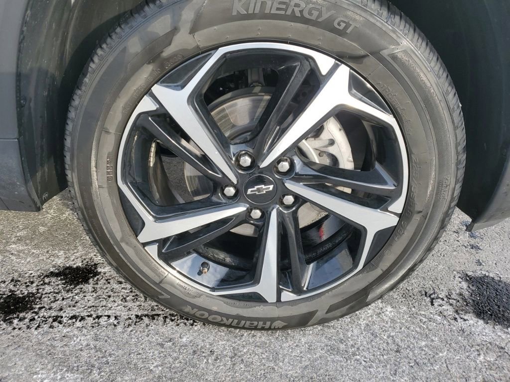 Used 2023 Chevrolet TrailBlazer RS w/ Sun and Liftgate Package image 9