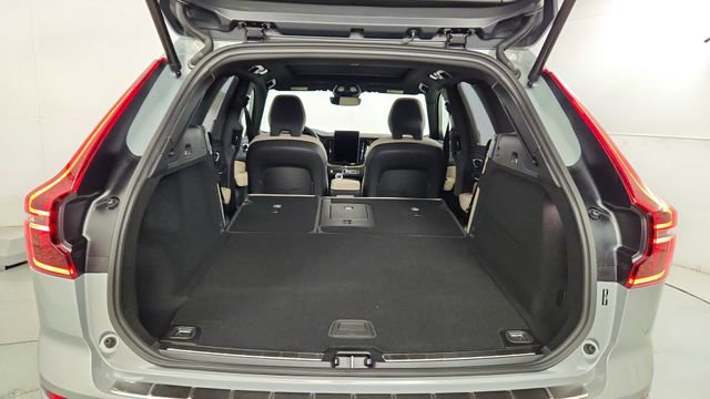 New 2026 Volvo XC60 B5 Plus w/ Climate Package PRO AWD/4WD image 43