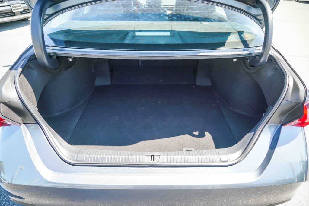Used 2022 Toyota Avalon XLE FWD image 25
