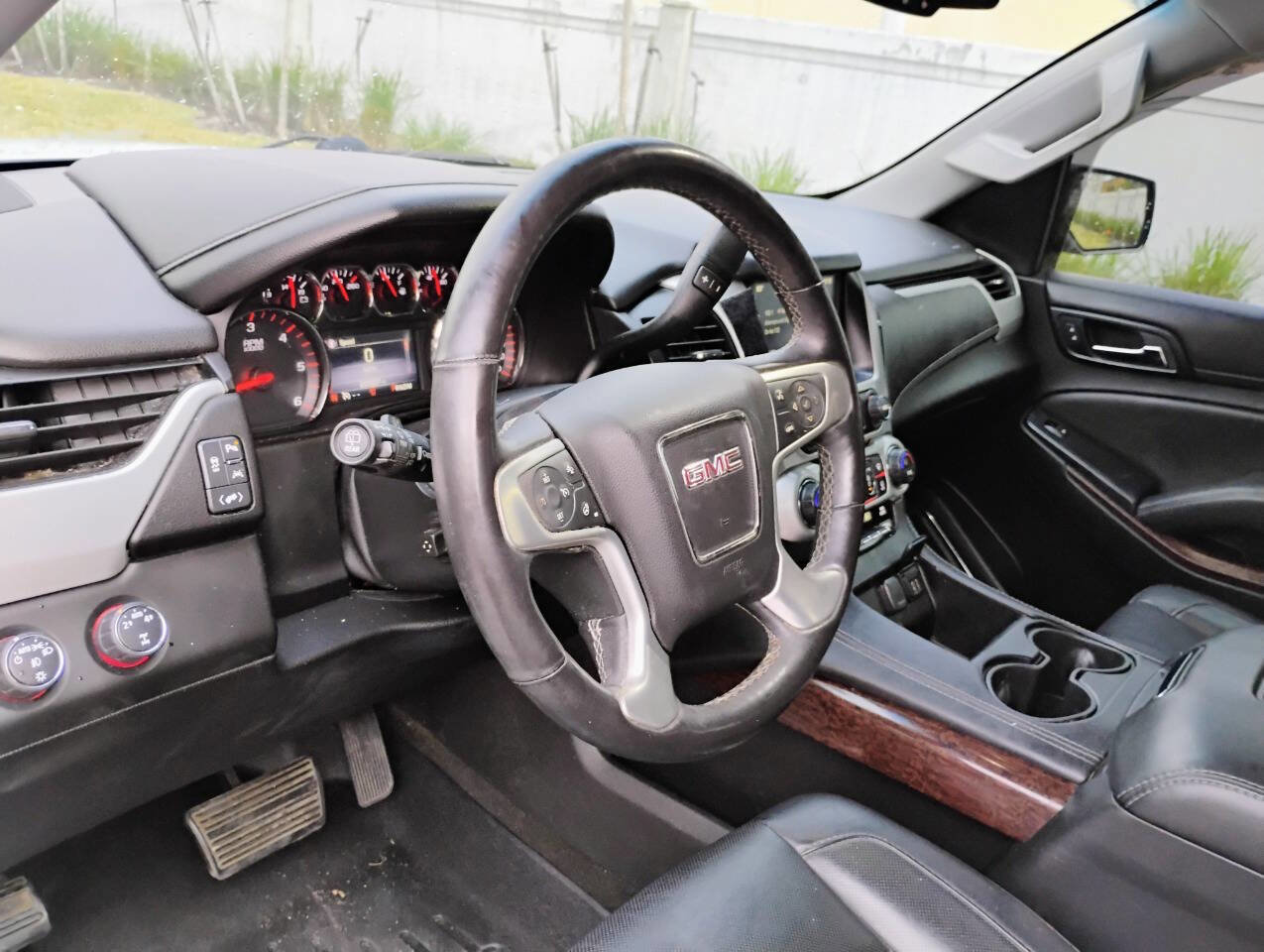 Used 2016 GMC Yukon SLT AWD/4WD image 9
