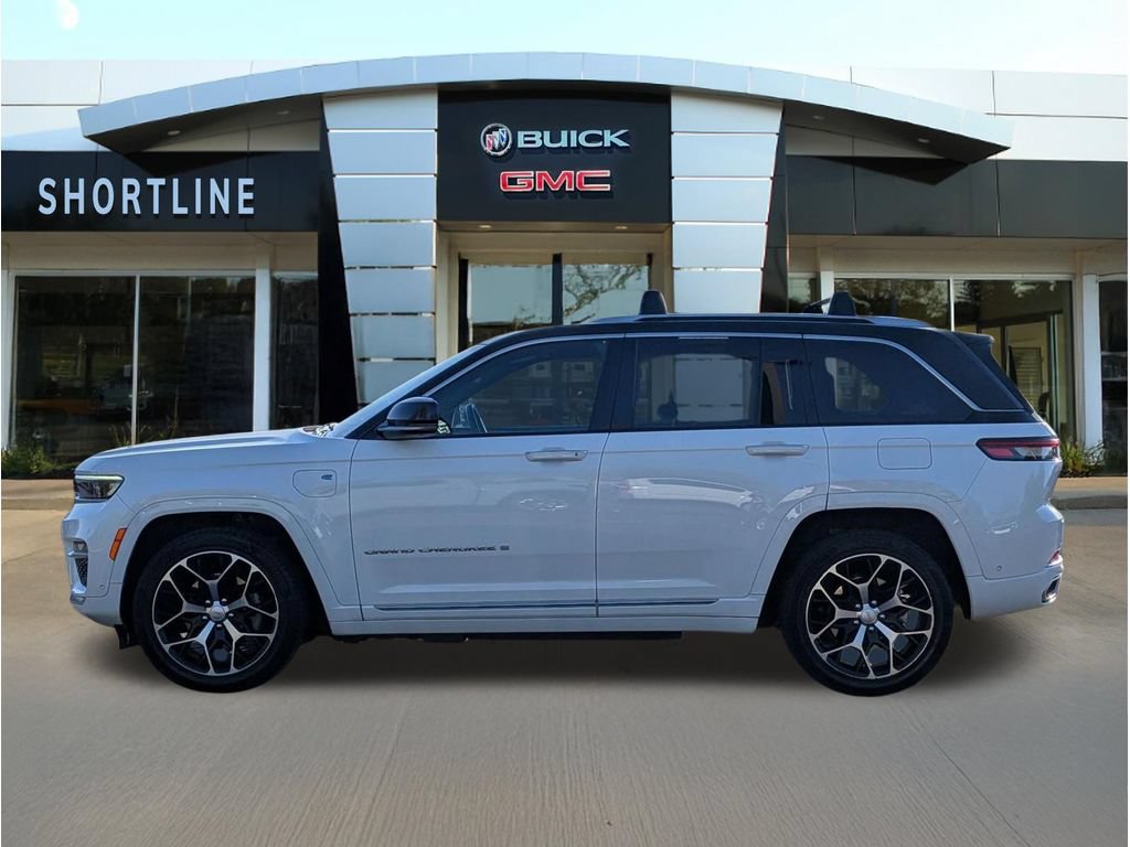 Used 2023 Jeep Grand Cherokee Summit AWD/4WD image 6