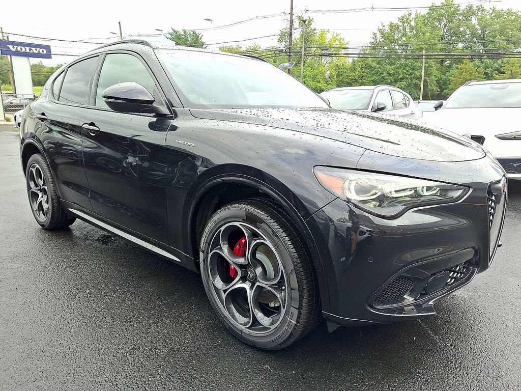 New 2026 Alfa Romeo Stelvio Sprint w/ Convenience Package AWD/4WD image 2