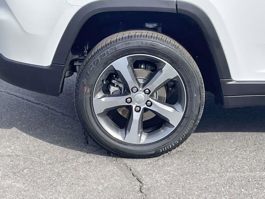 New 2026 Jeep Grand Cherokee Limited w/ Luxury Tech Group II image 12