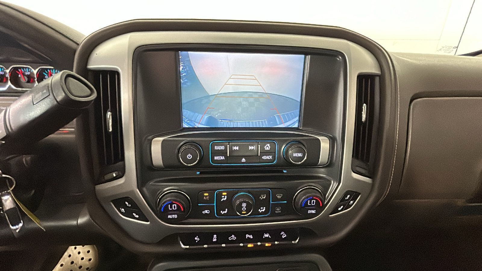 Used 2018 GMC Sierra 1500 SLT AWD/4WD image 28