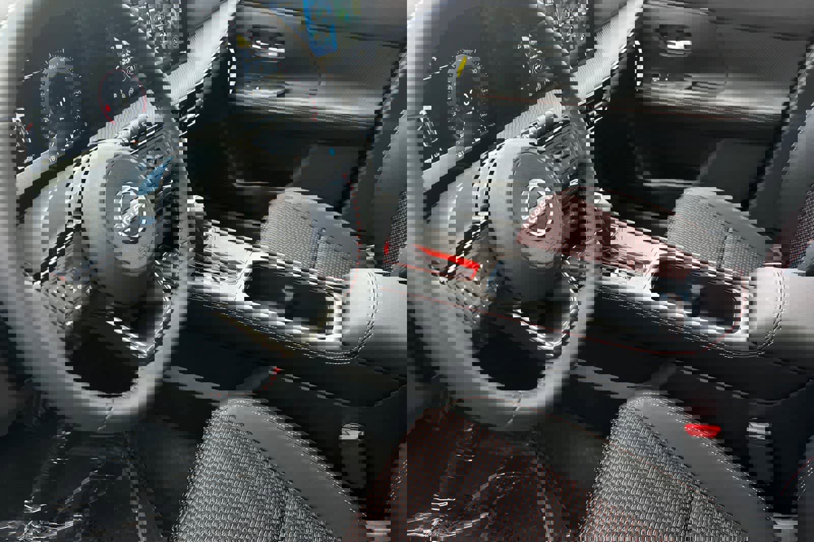 New 2026 Nissan Kicks SR AWD/4WD image 12