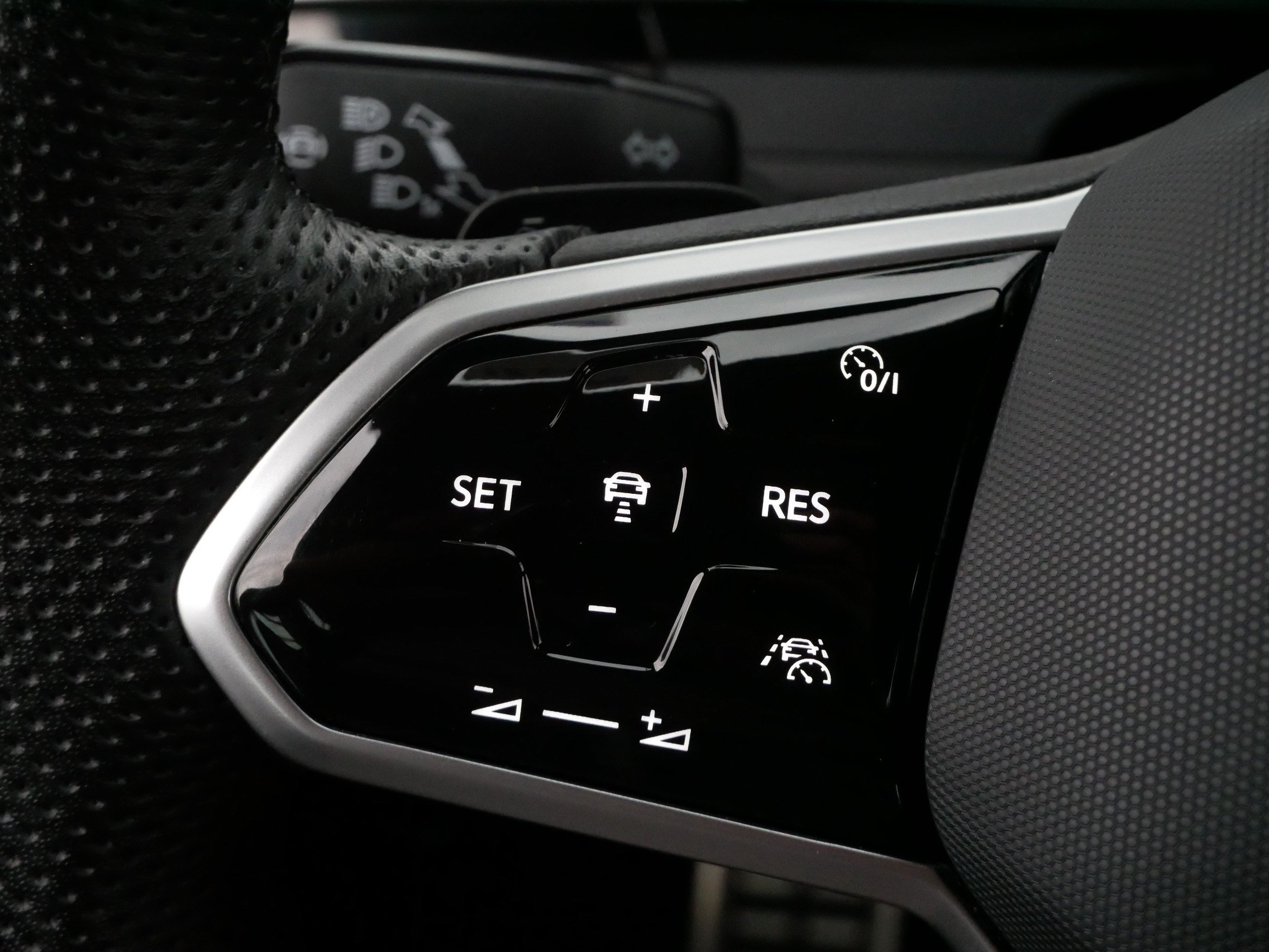 Certified 2023 Volkswagen Arteon SEL Premium w/ Arteon MDO Package (Z43) AWD/4WD image 26
