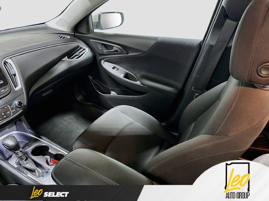 Used 2025 Chevrolet Malibu LT FWD image 24