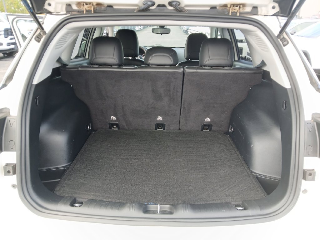 Used 2018 Jeep Compass Latitude w/ Cold Weather Group AWD/4WD image 22