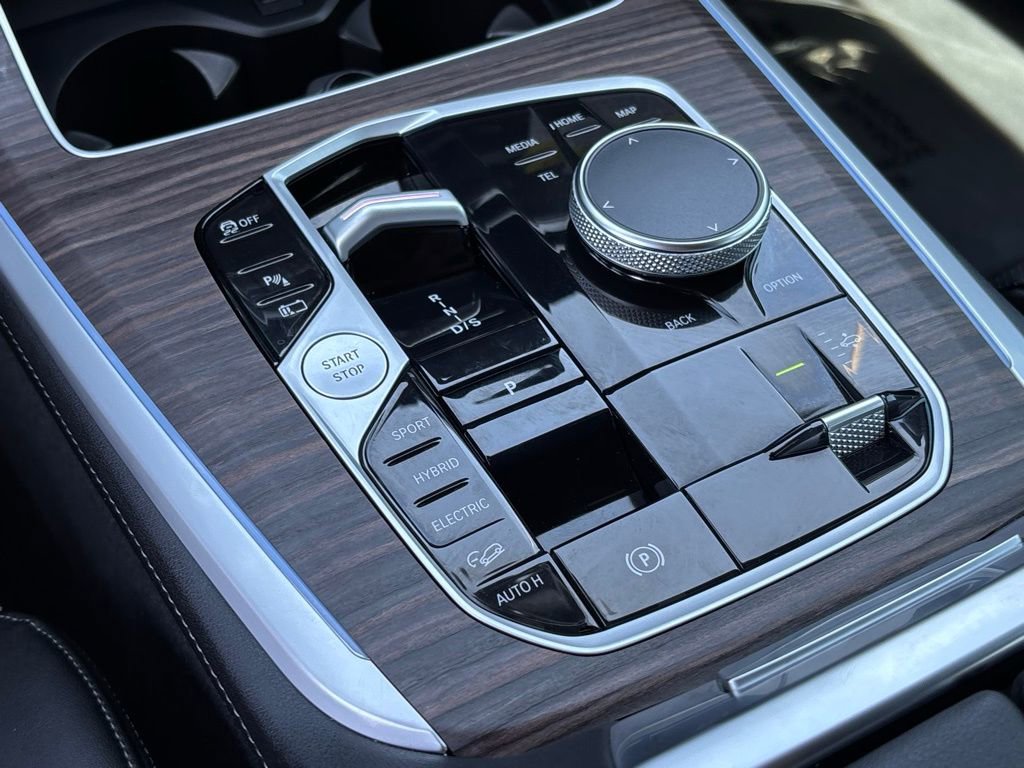 Used 2024 BMW X5 xDrive50e w/ Parking Assistance Package image 21