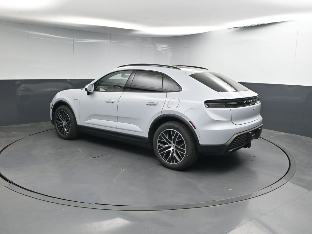 New 2026 Porsche Macan Electric RWD image 3