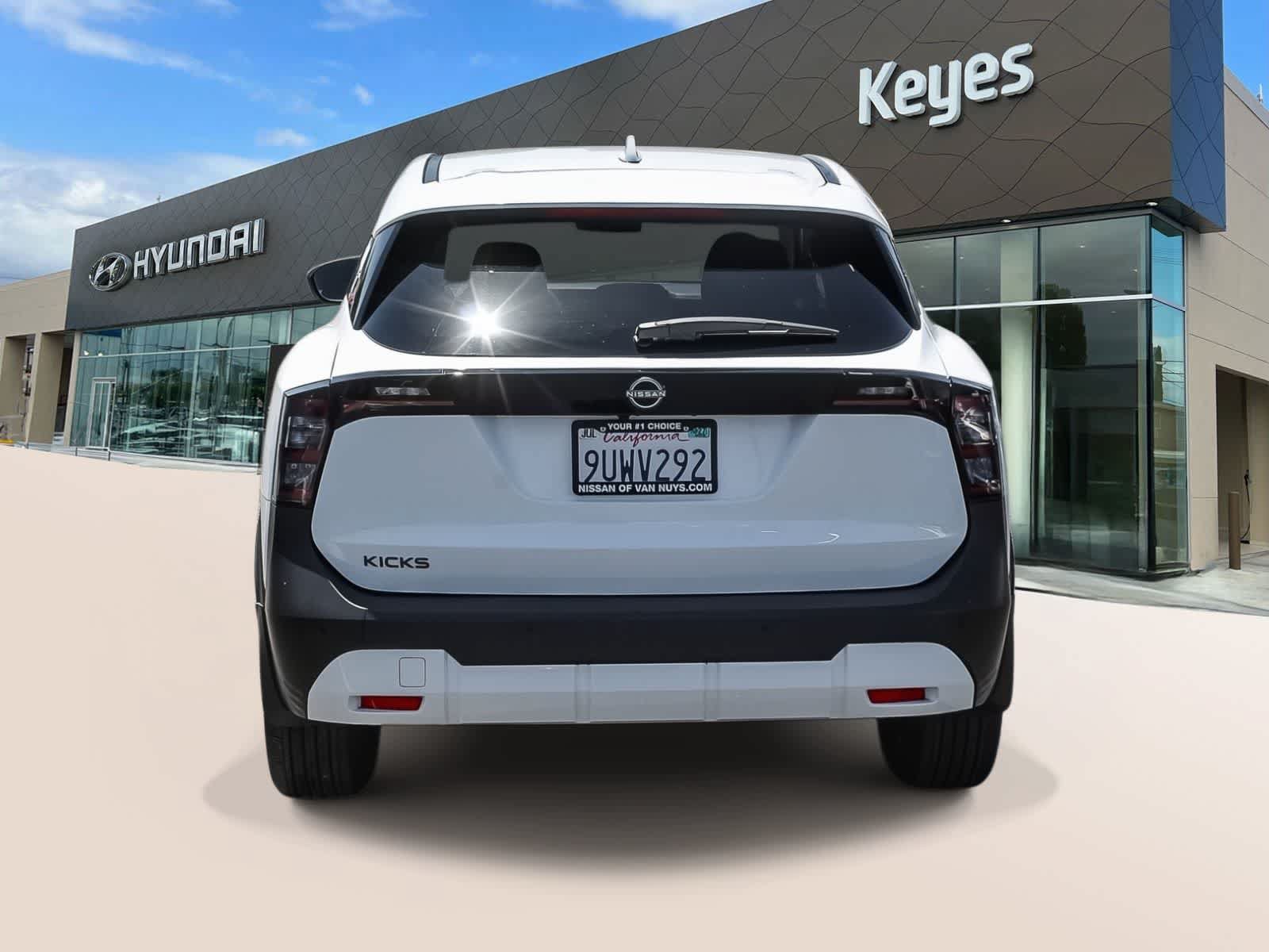 Used 2025 Nissan Kicks SV FWD image 6
