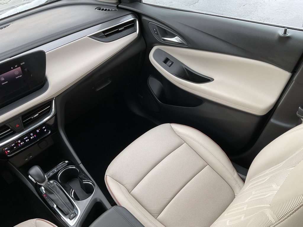 Used 2024 Buick Encore GX Avenir w/ Avenir Convenience Package image 17