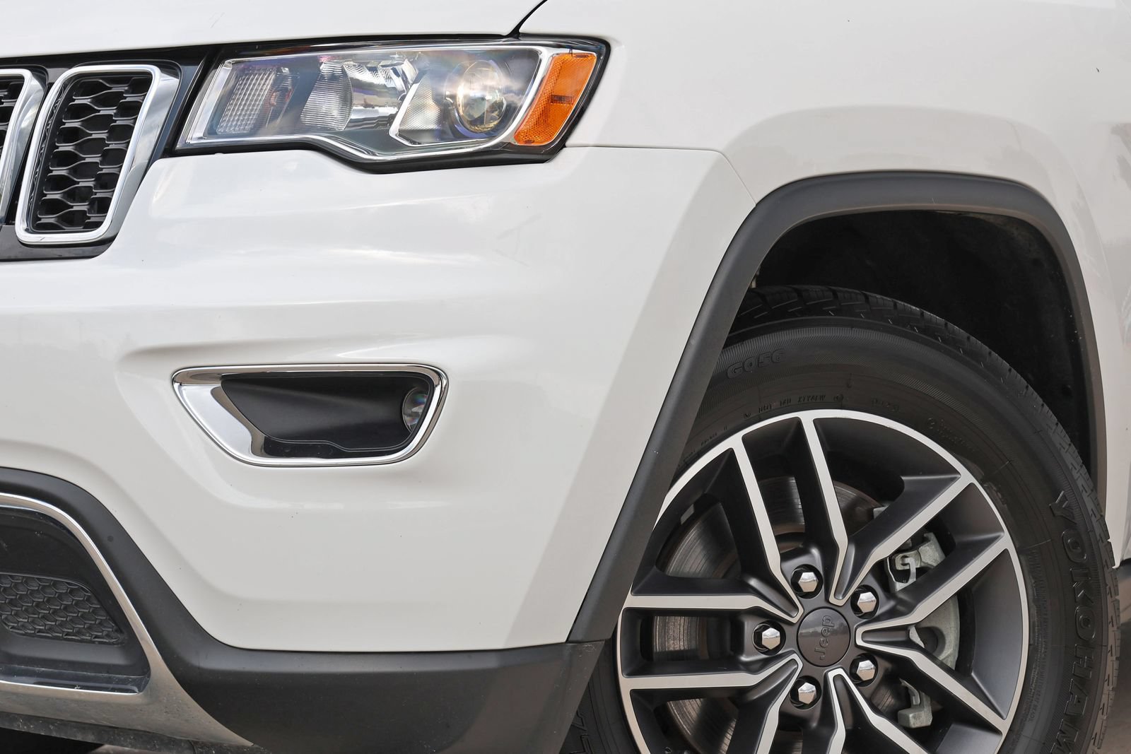 Used 2022 Jeep Grand Cherokee Limited AWD/4WD image 12