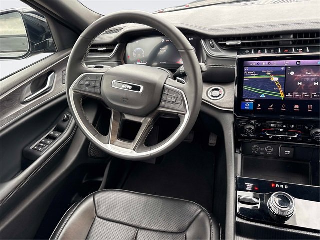 Used 2024 Jeep Grand Cherokee L Limited w/ Luxury Tech Group II image 15