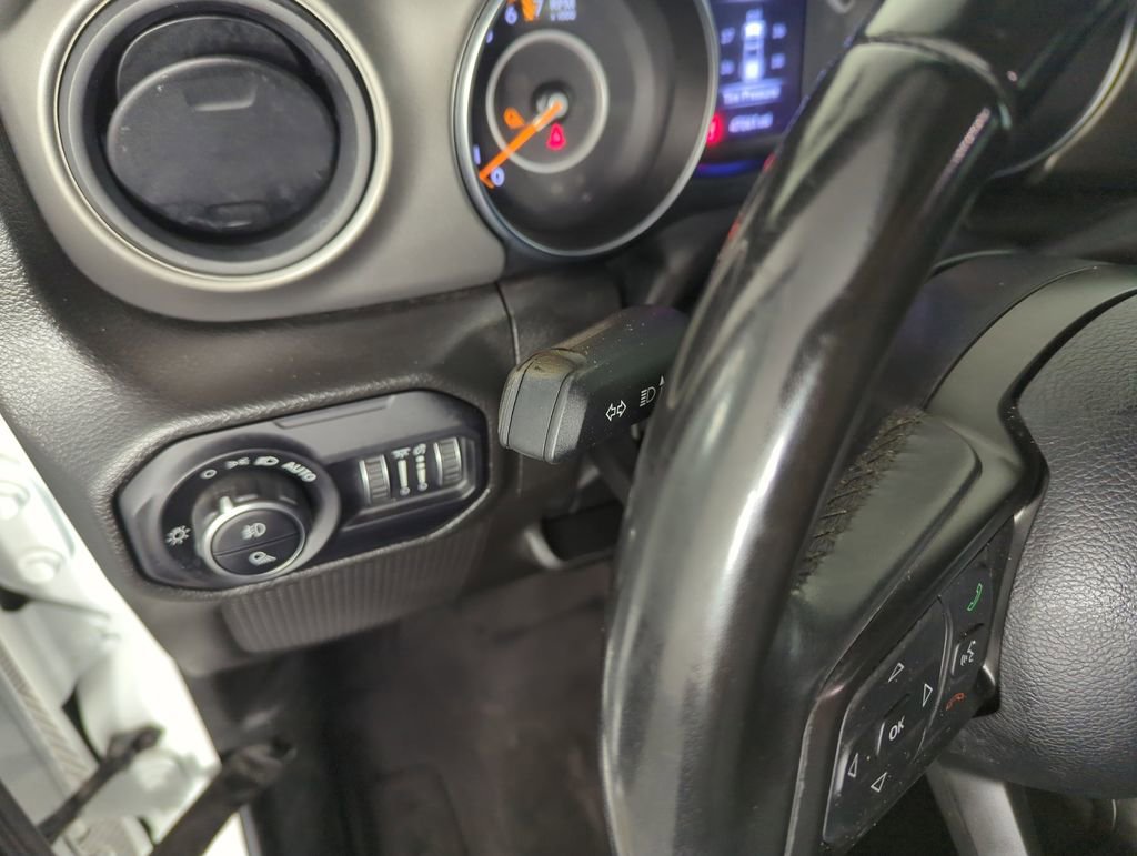 Used 2022 Jeep Gladiator Willys image 21