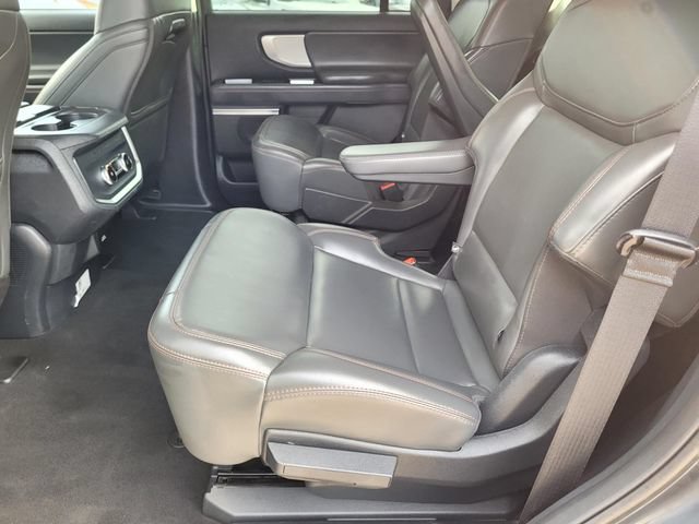 Used 2025 Ford Expedition Active RWD image 21