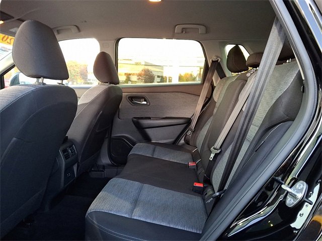 Used 2023 Nissan Rogue SV image 17