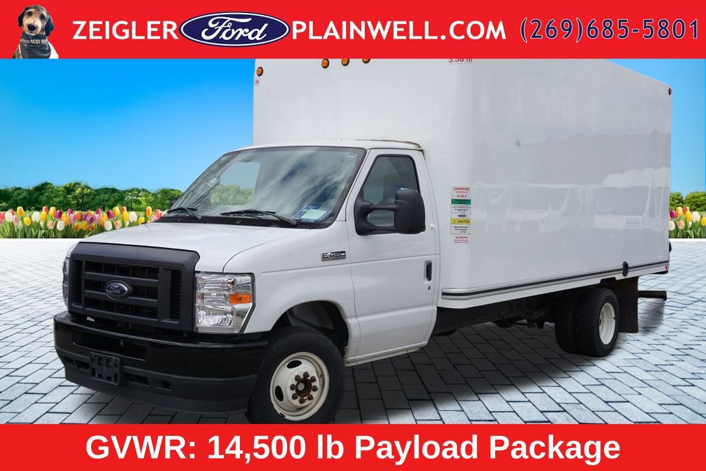 Used 2024 Ford E-450 and Econoline 450 Super Duty RWD image 1