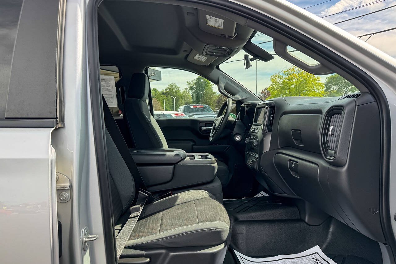 Used 2022 Chevrolet Silverado 1500 Custom AWD/4WD image 14