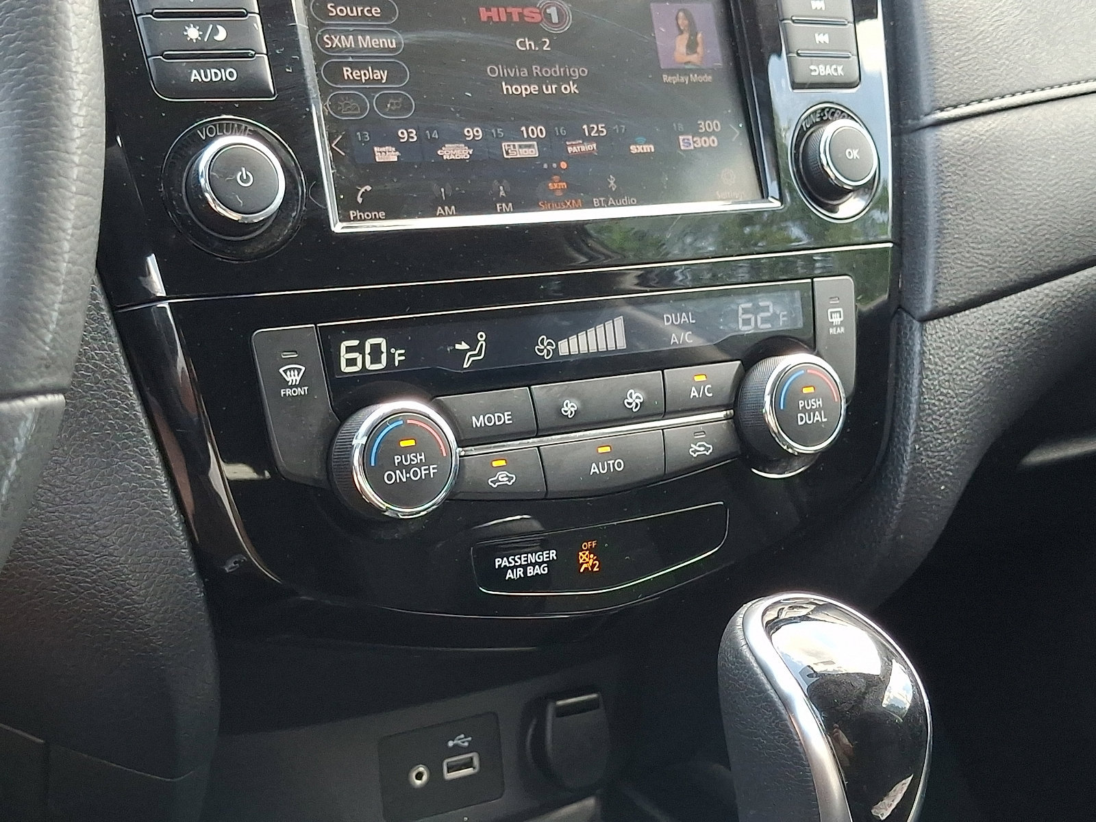 Used 2018 Nissan Rogue SV AWD/4WD image 16