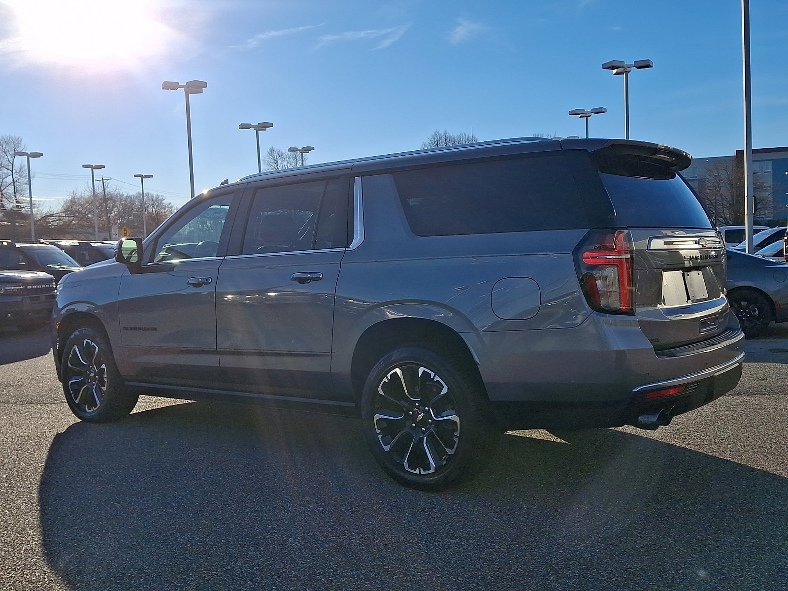 Used 2021 Chevrolet Suburban High Country image 7