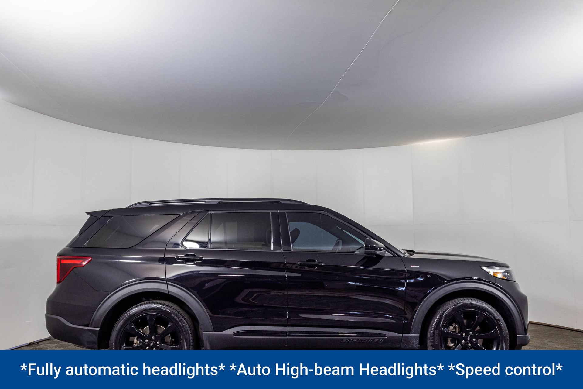 Used 2023 Ford Explorer ST-Line AWD/4WD image 18
