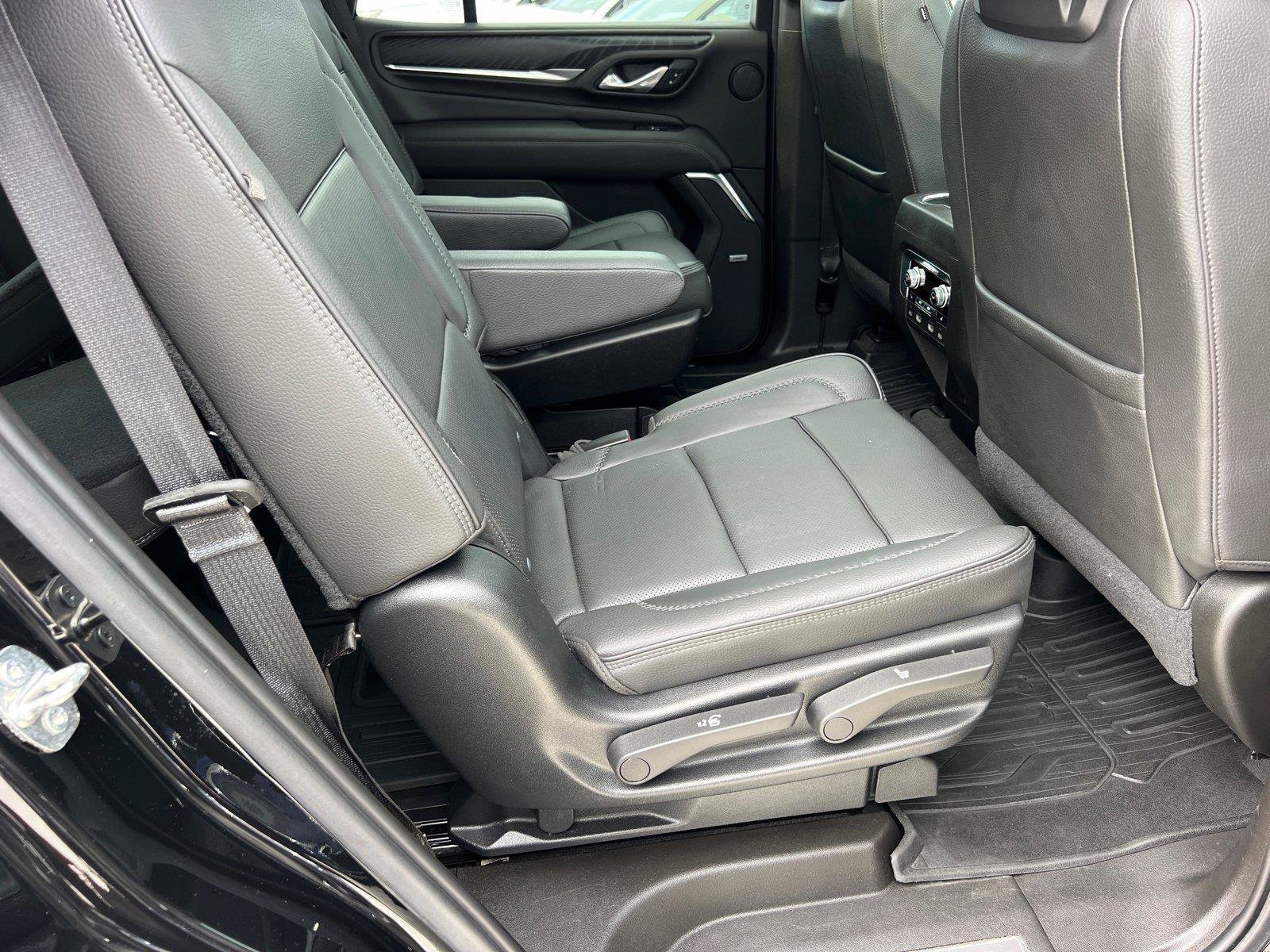 Used 2021 GMC Yukon Denali w/ Denali Premium Package AWD/4WD image 15