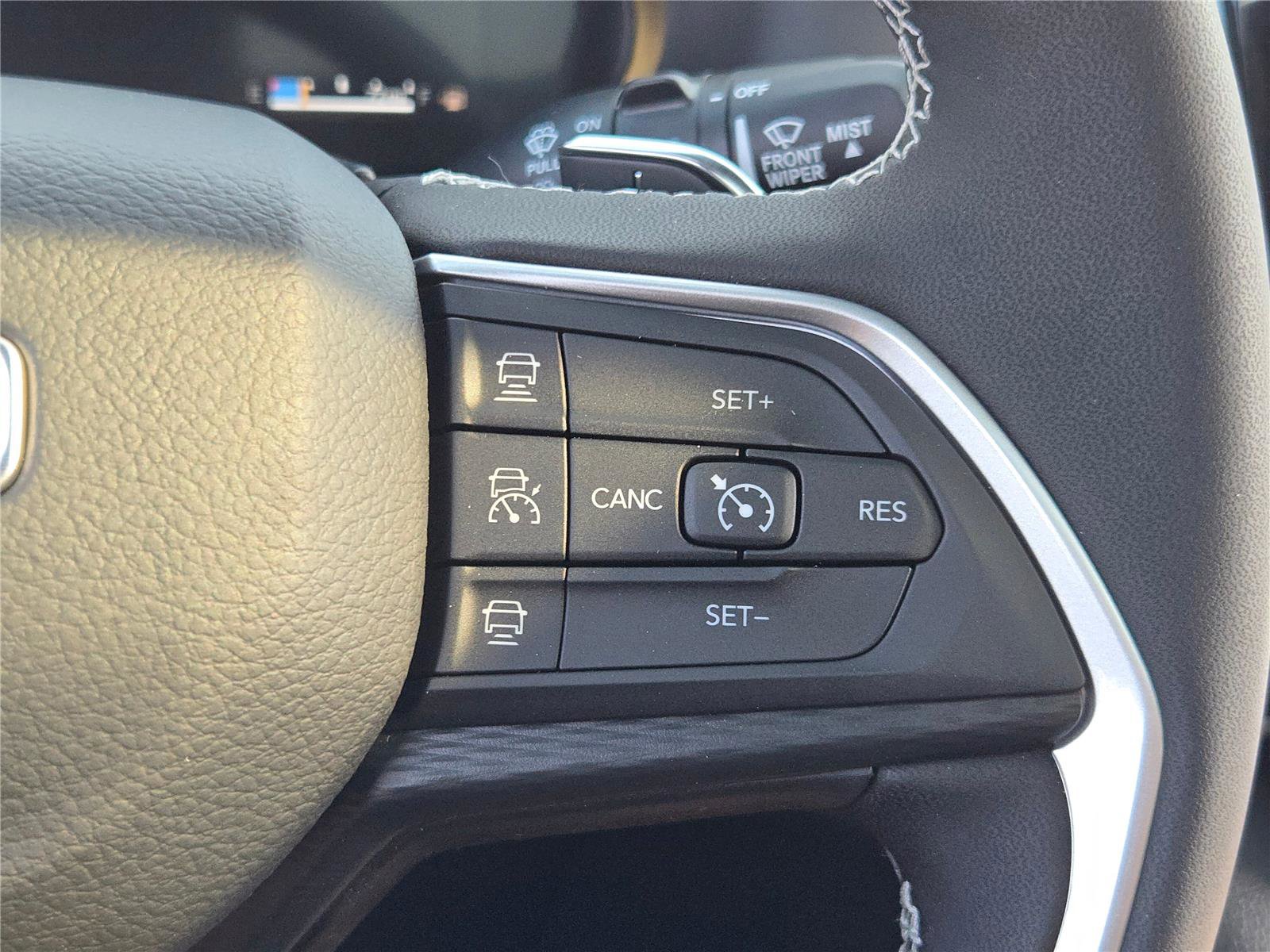 Used 2025 Jeep Grand Cherokee L Altitude image 36